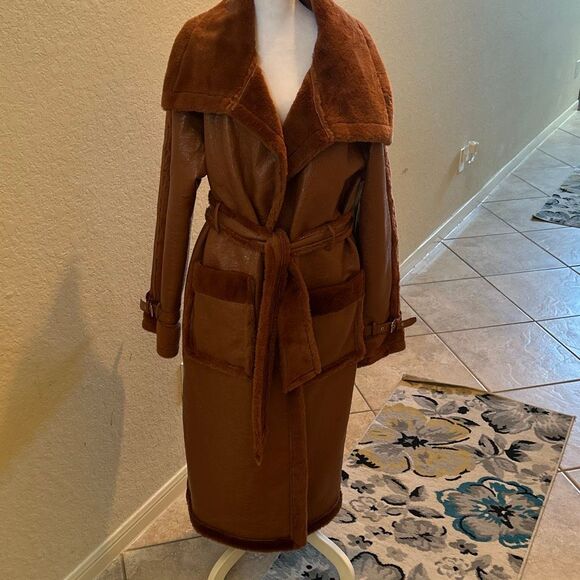 PrettyLittleThing Size 8 Tall Chocolate Vinyl Contrast Faux Fur Midi Coat NWT - Picture 1 of 13